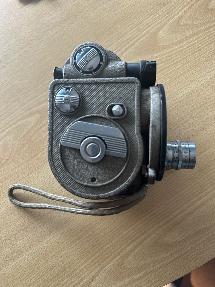 Vendo Camara Super 8 Revere 8