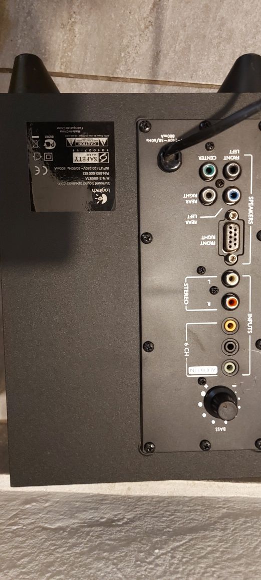 Sprzedam subwoofer logitech z506