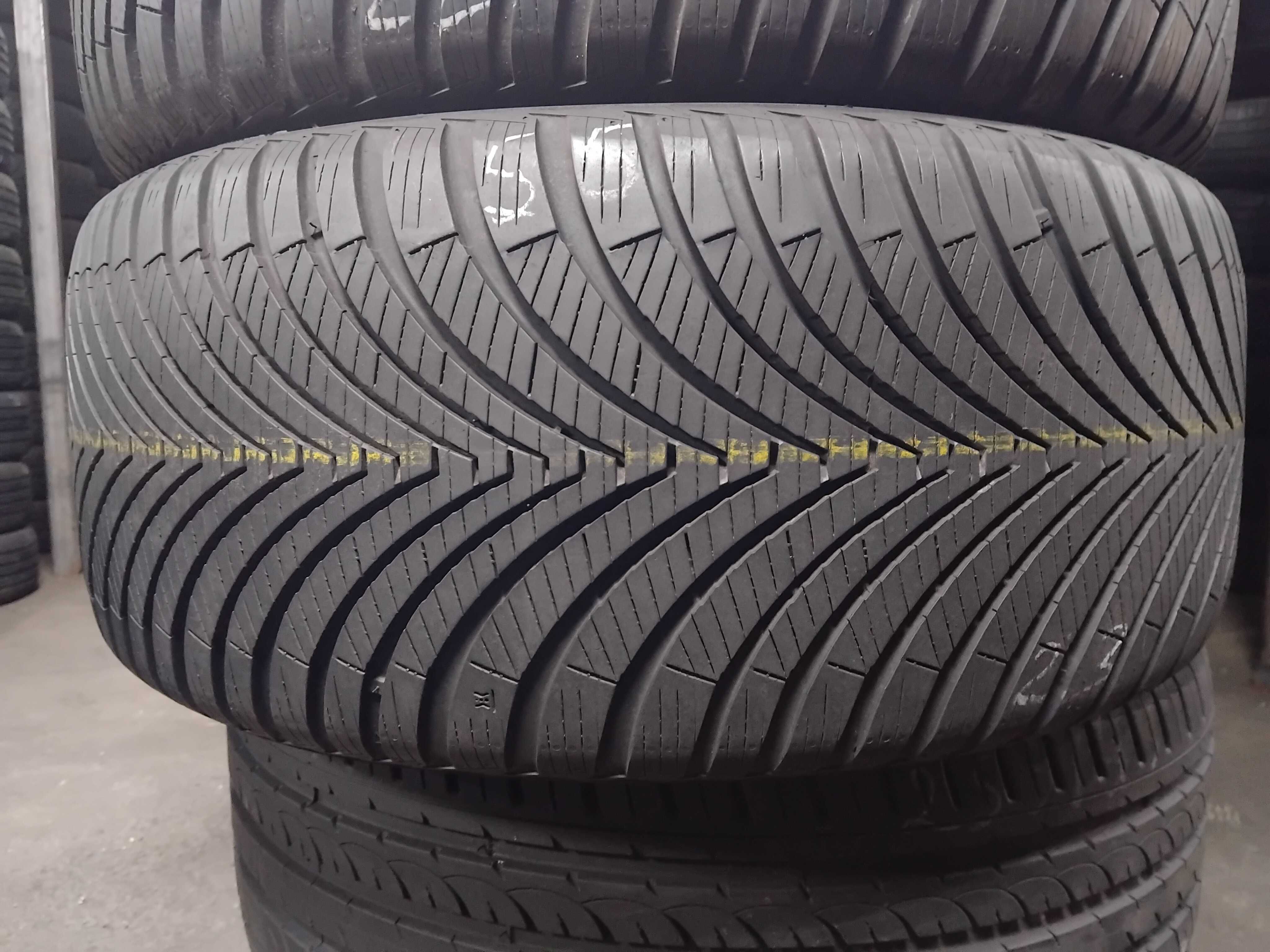 Шини бу 245/40 ZR18 Kumho Solus 4S HA32 Пара