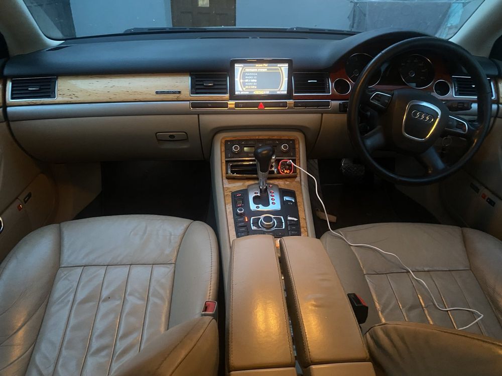 Продам audi a8 quattro 2008 р.