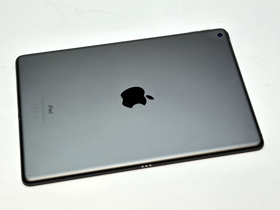 zadbany iPad 7 gen . 32gb space gray 10,2''