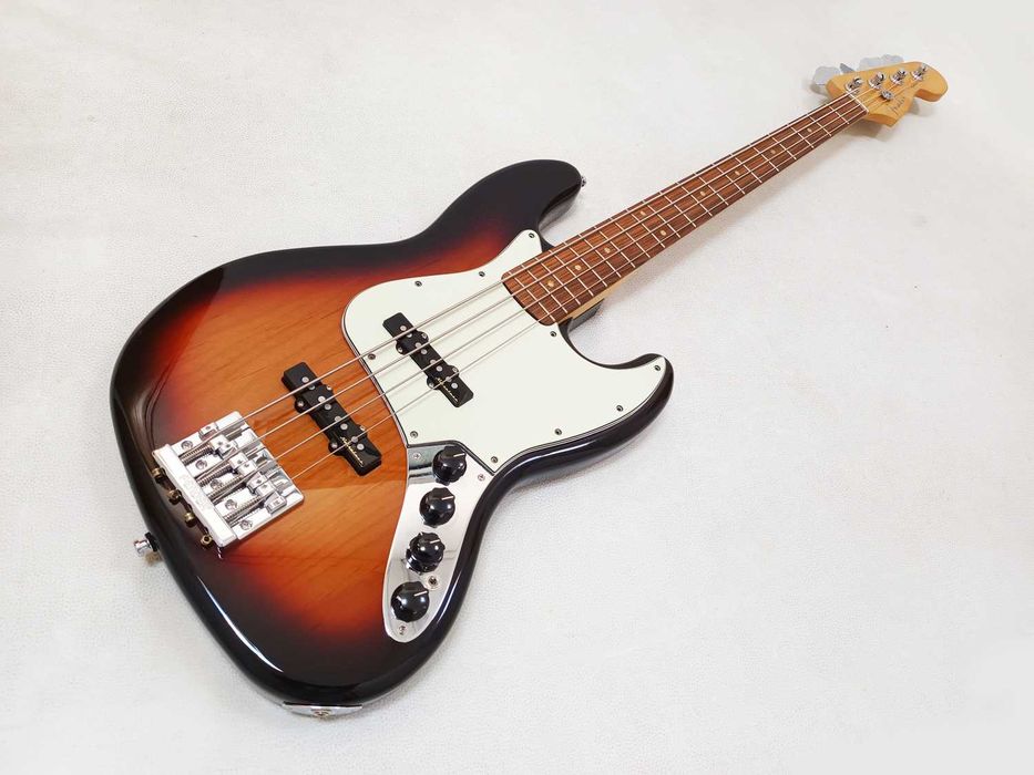 Fender Player Plus Jazz Bass - Novo