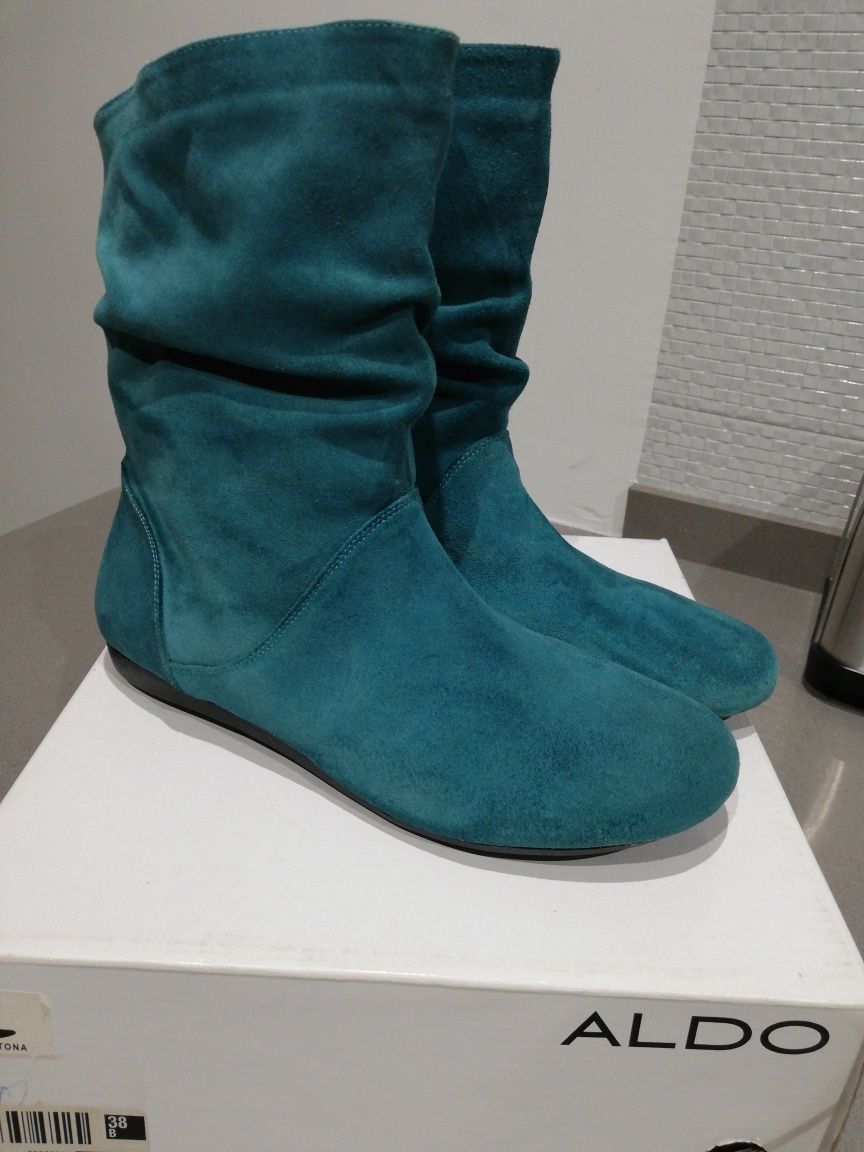 Botas em pele, marca Aldo, por estrear