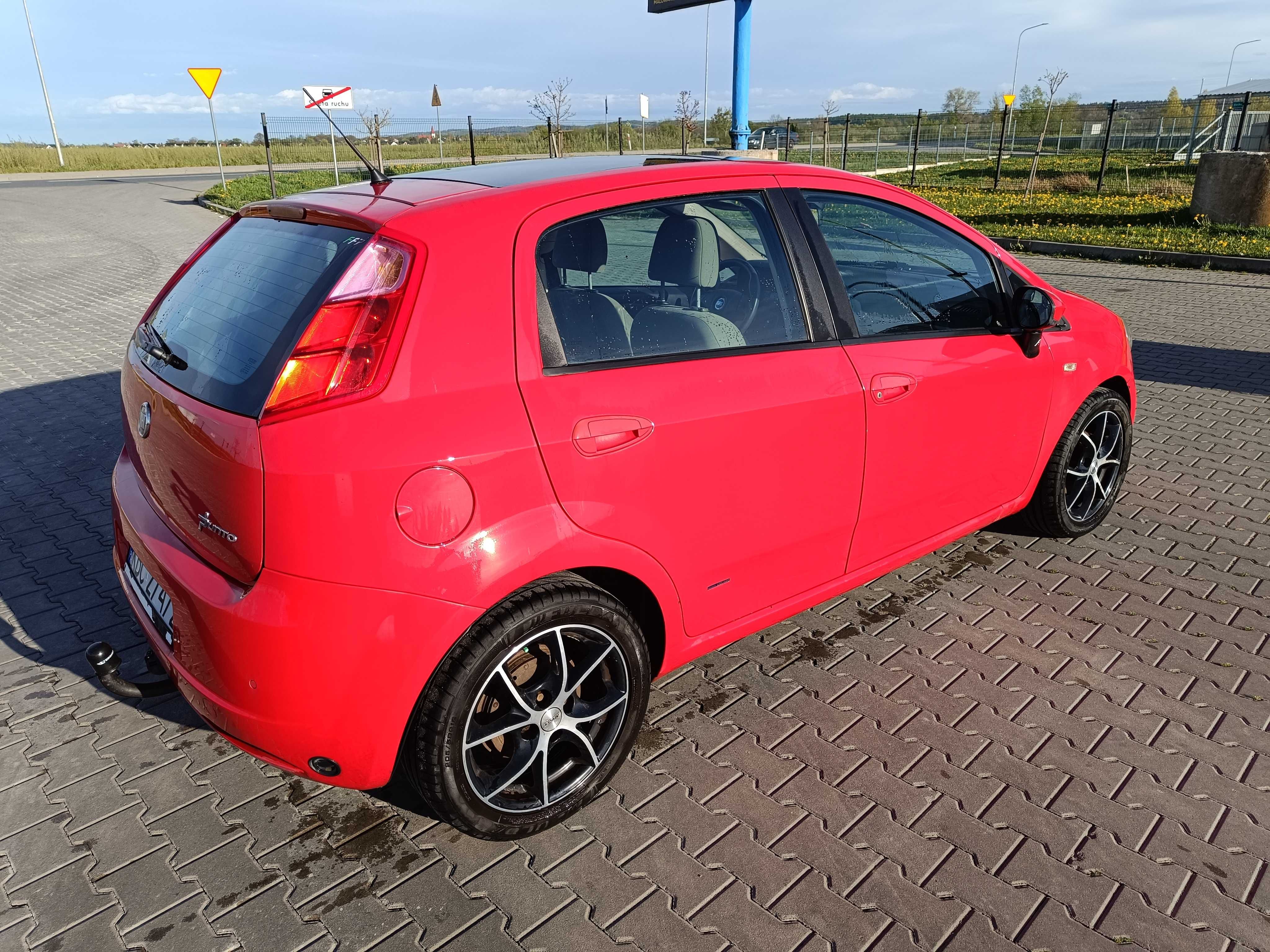 Fiat Grande Punto / Benzyna 1.4 / 5 drzwi / Klima / Salon Polska