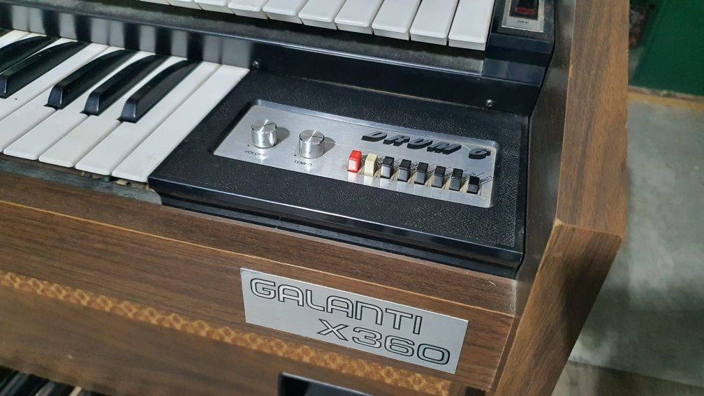 Órgão Vintage Galanti X360 - Funcional, Made in Italy