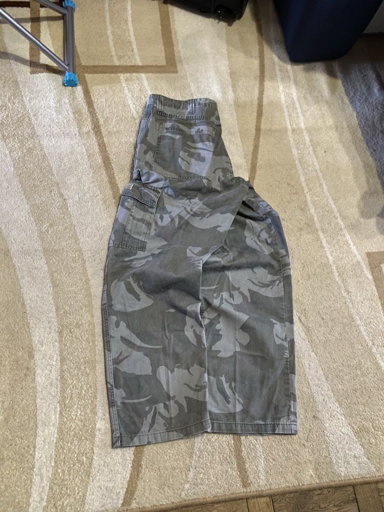 Camo pants wragler