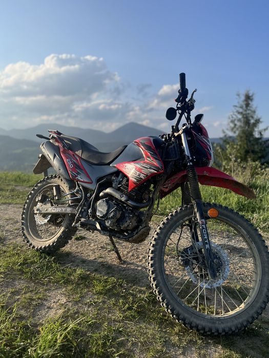 Продам мотоцикол Forte cross 250