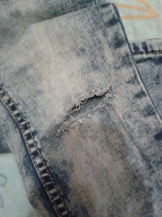 Spodnie jeansy przetarcia dziury marmurki 36 S