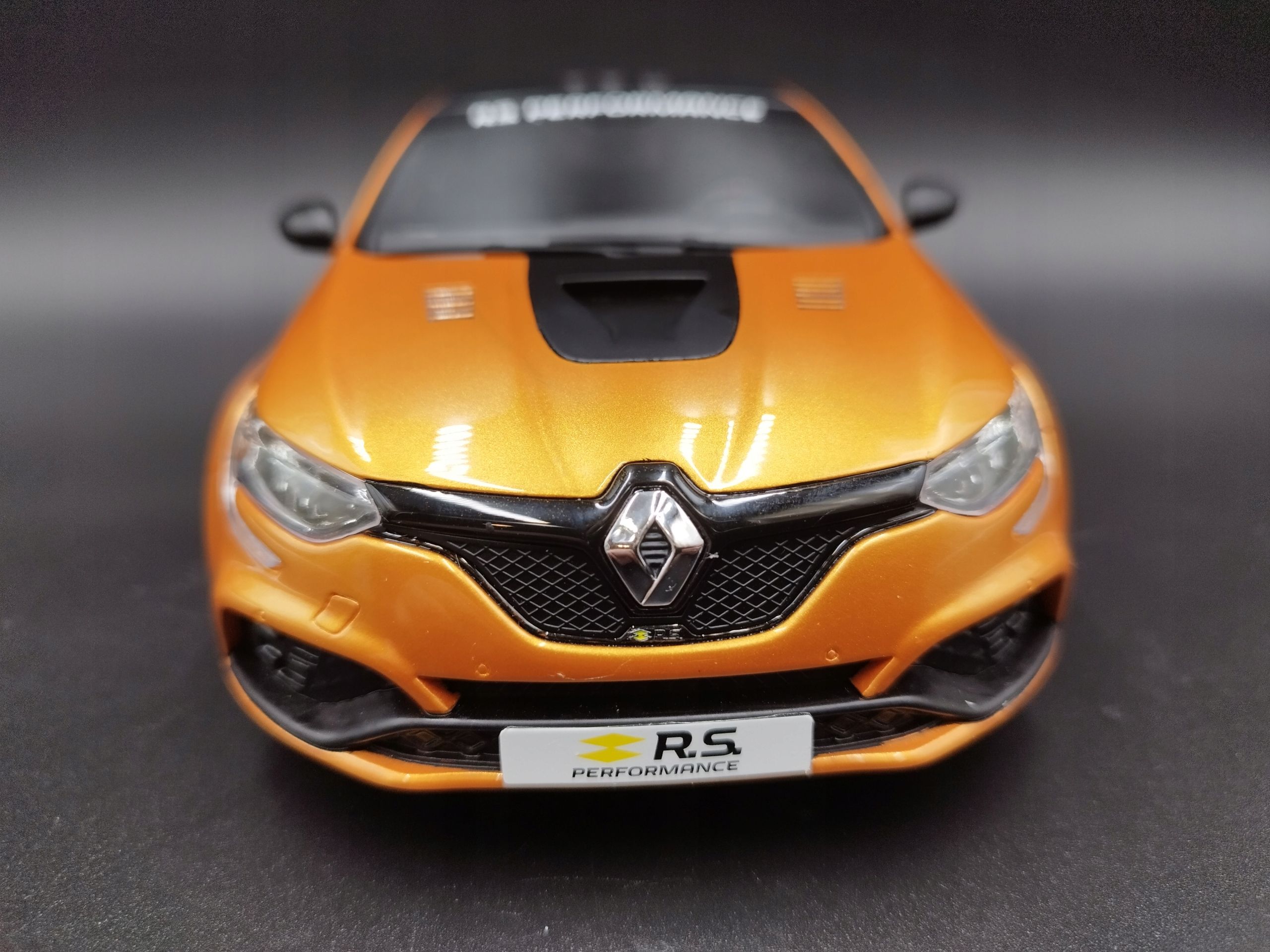 1:18 Otto Renault Megane R.S. Performance Limit 2500 sztuk model nowy