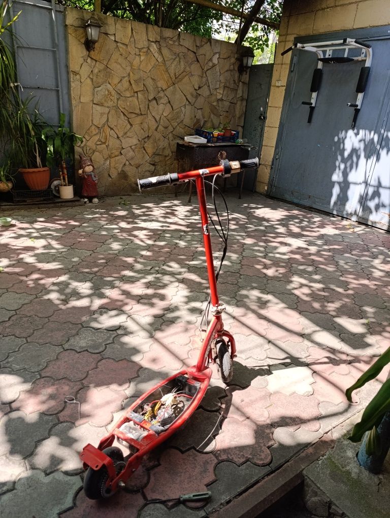Электро самокат razor e100
