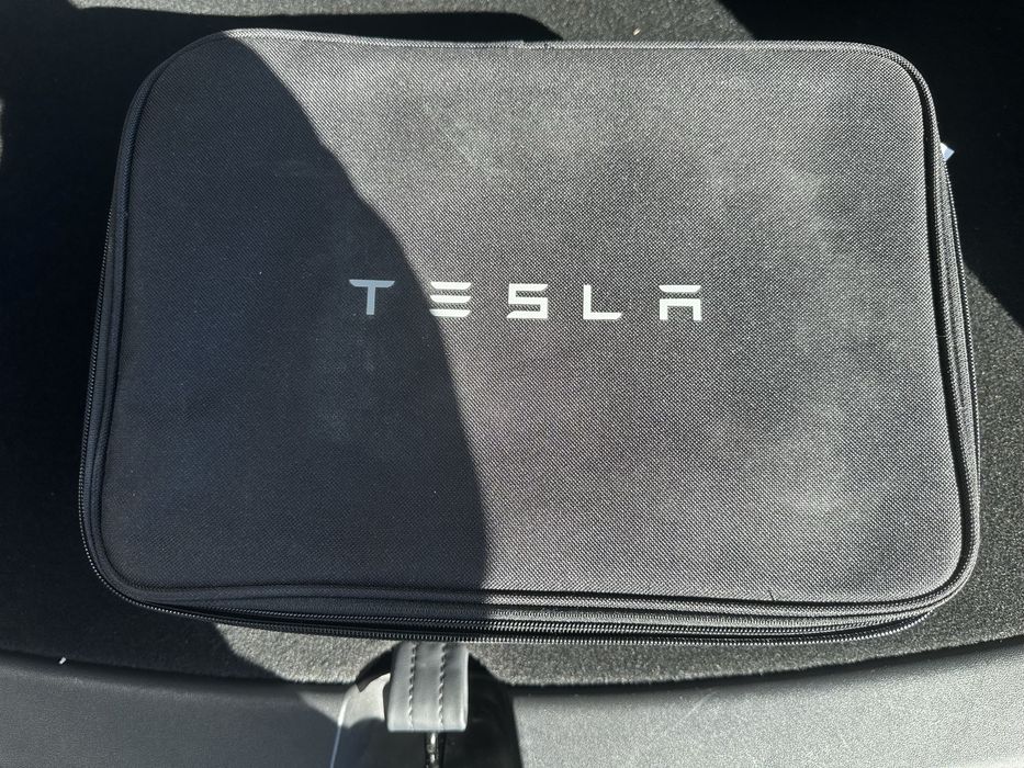 Engate reboque Tesla Model 3 - novo e nunca utilizado