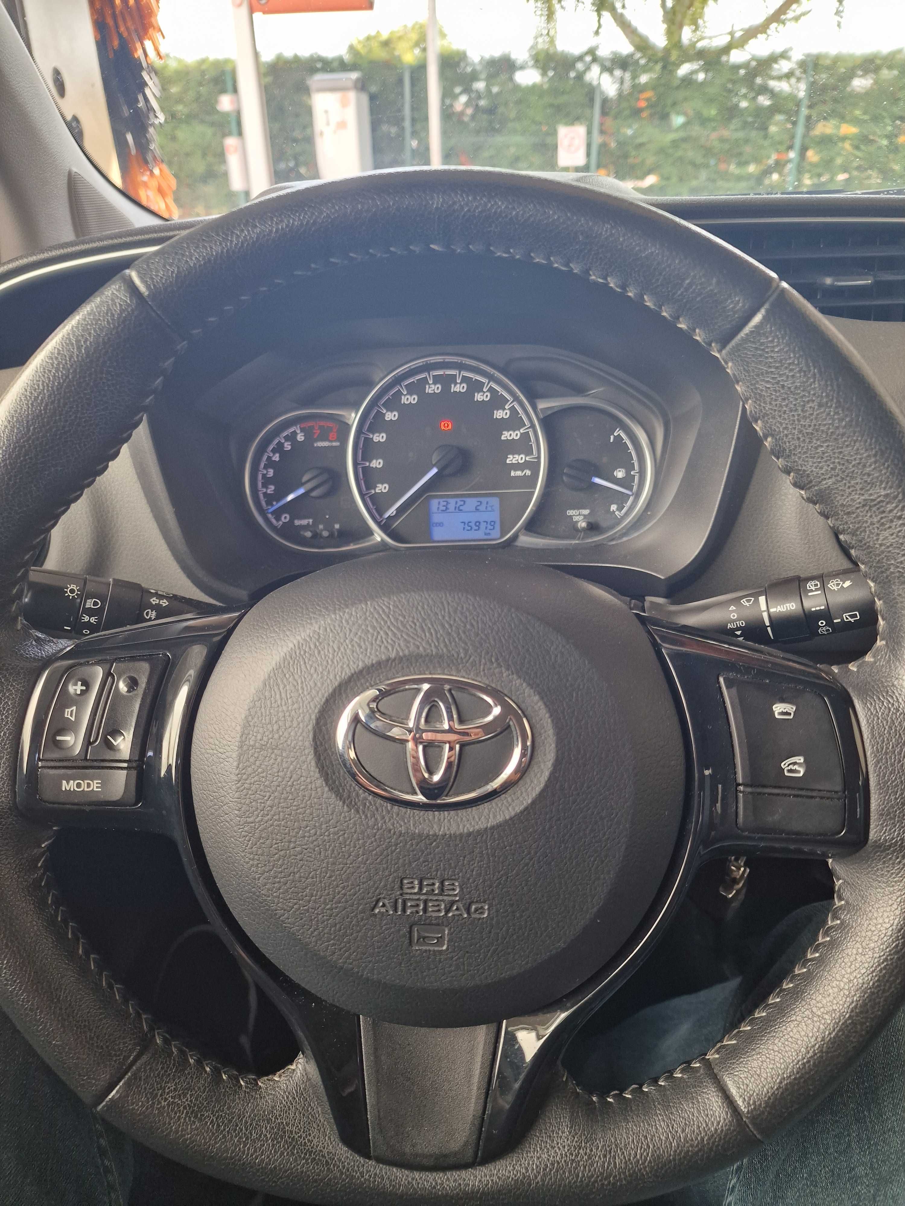 Toyota Yaris  1.0 Gasolina ano 2019, com 76.000 km reais