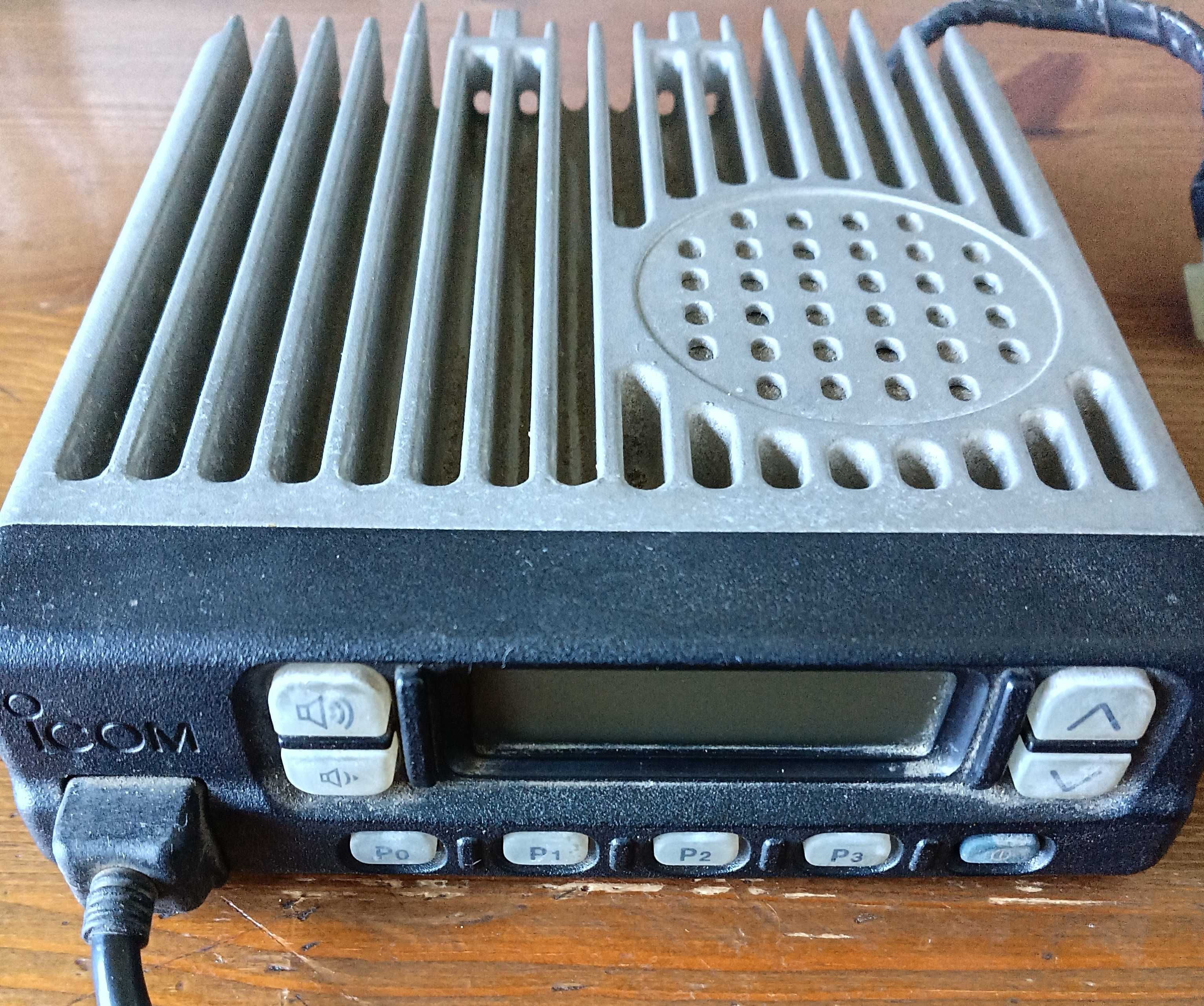 Radiotelefon Icom IC-F310.
