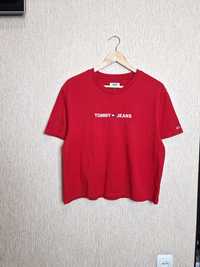 Яскрава футболка  Tommy Jeans, оригінал
бавовна 

Розмір L
але можна і