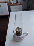 Miniaturowa lampka  porcelanowa.