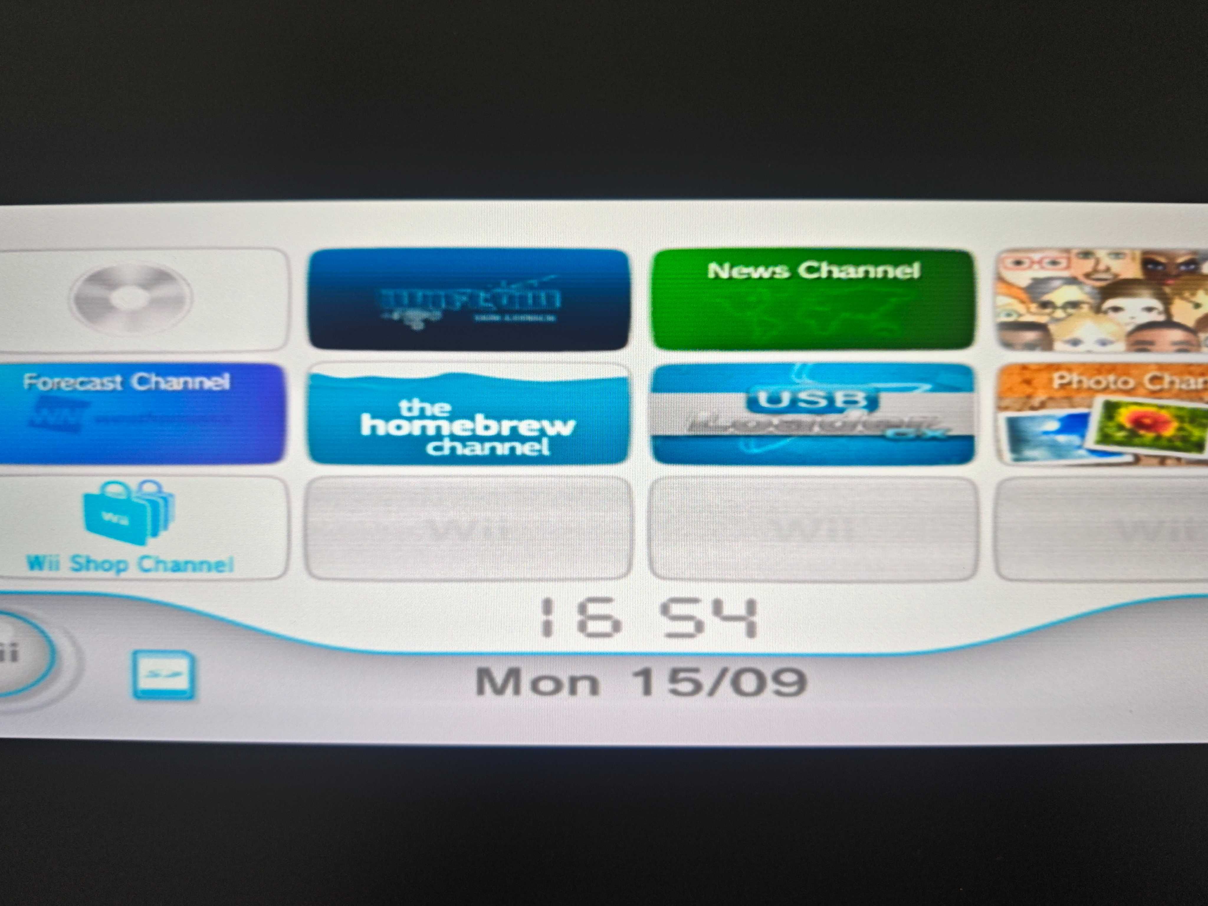 Wii desbloqueada com 4 comandos e disco com 500GB de jogos