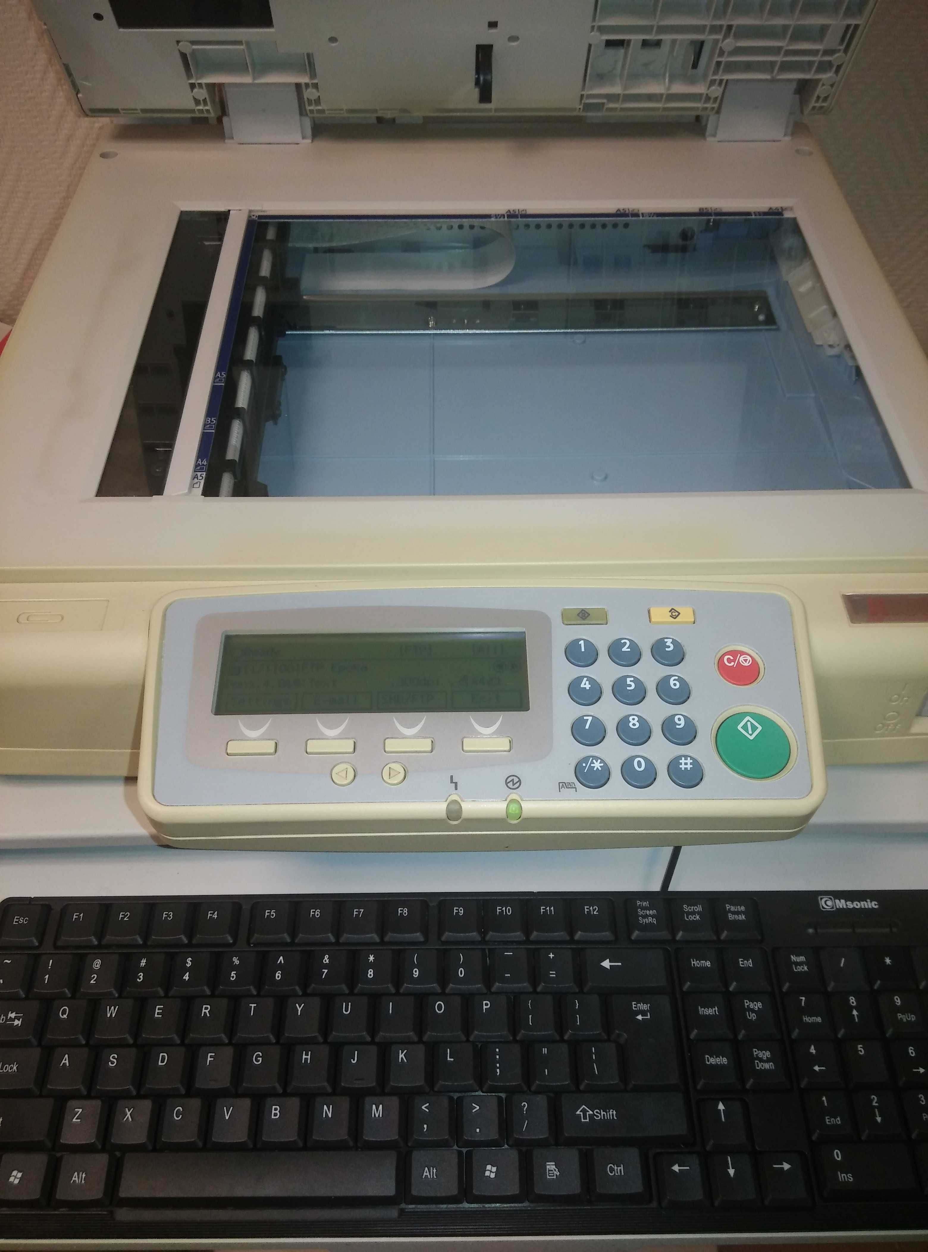 Scanner sieciowy Ricoh IS200e  Skaner Scaner