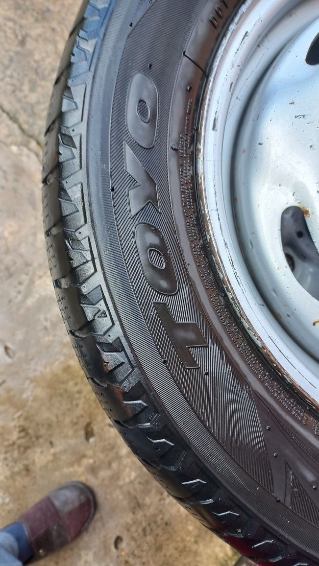 Шини TOYO 195/65 R15 91H зима