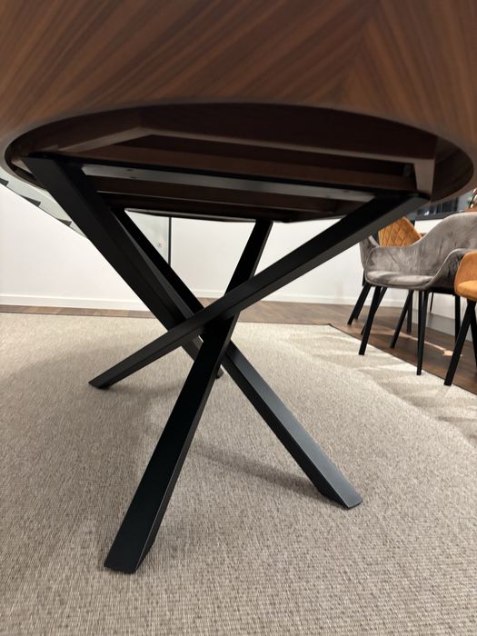 Mesa de jantar oval com tampo fixo revestido a cerâmico branco/cinza