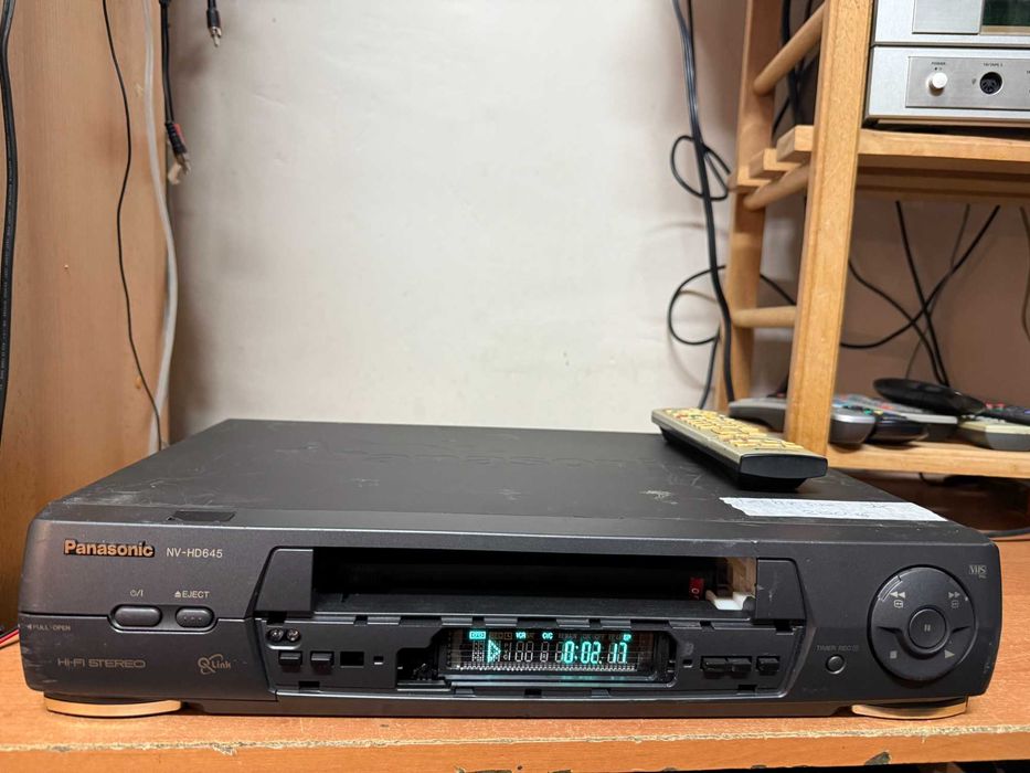 Magnetowid VHS Panasonic NV-HD645 HI-FI stereo pilot