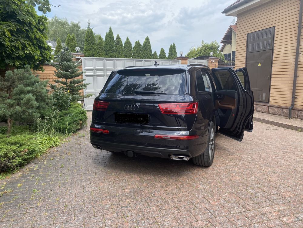 AUDI Q7  2018 року у гарному стані