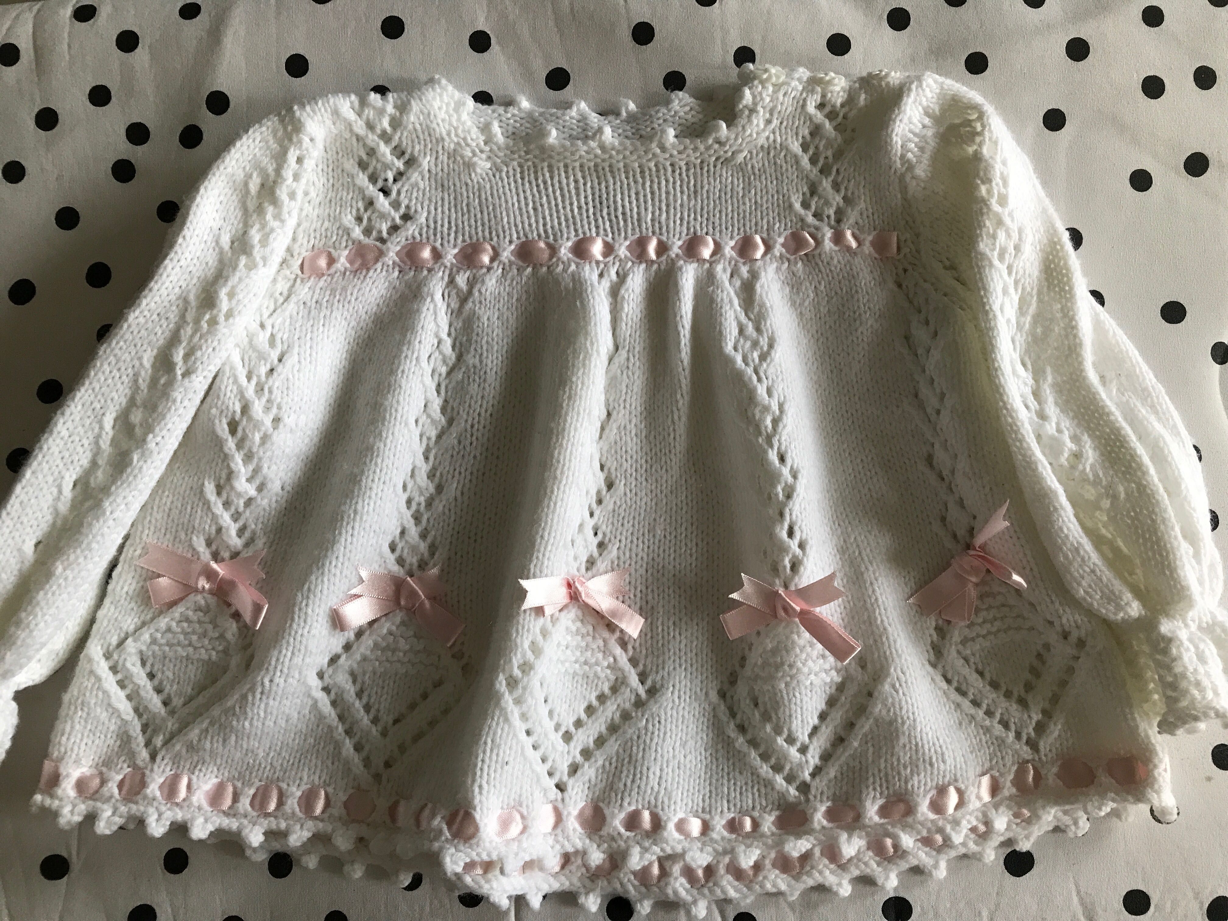 Sweterek z ozdobną tasiemką niemowlęcy vintage