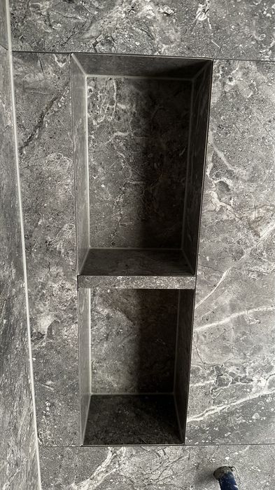 Плиточник Укладка плитки різного формату.