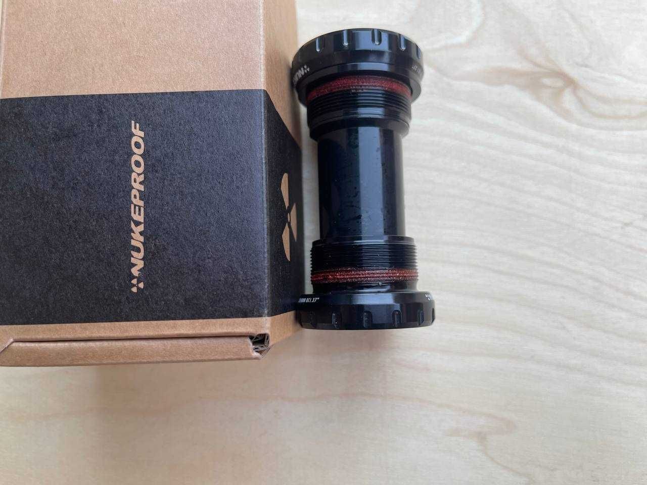 Каретка Shimano Nukeproof Neutron Hollowtech  2 (BSA 68/73 83mm)