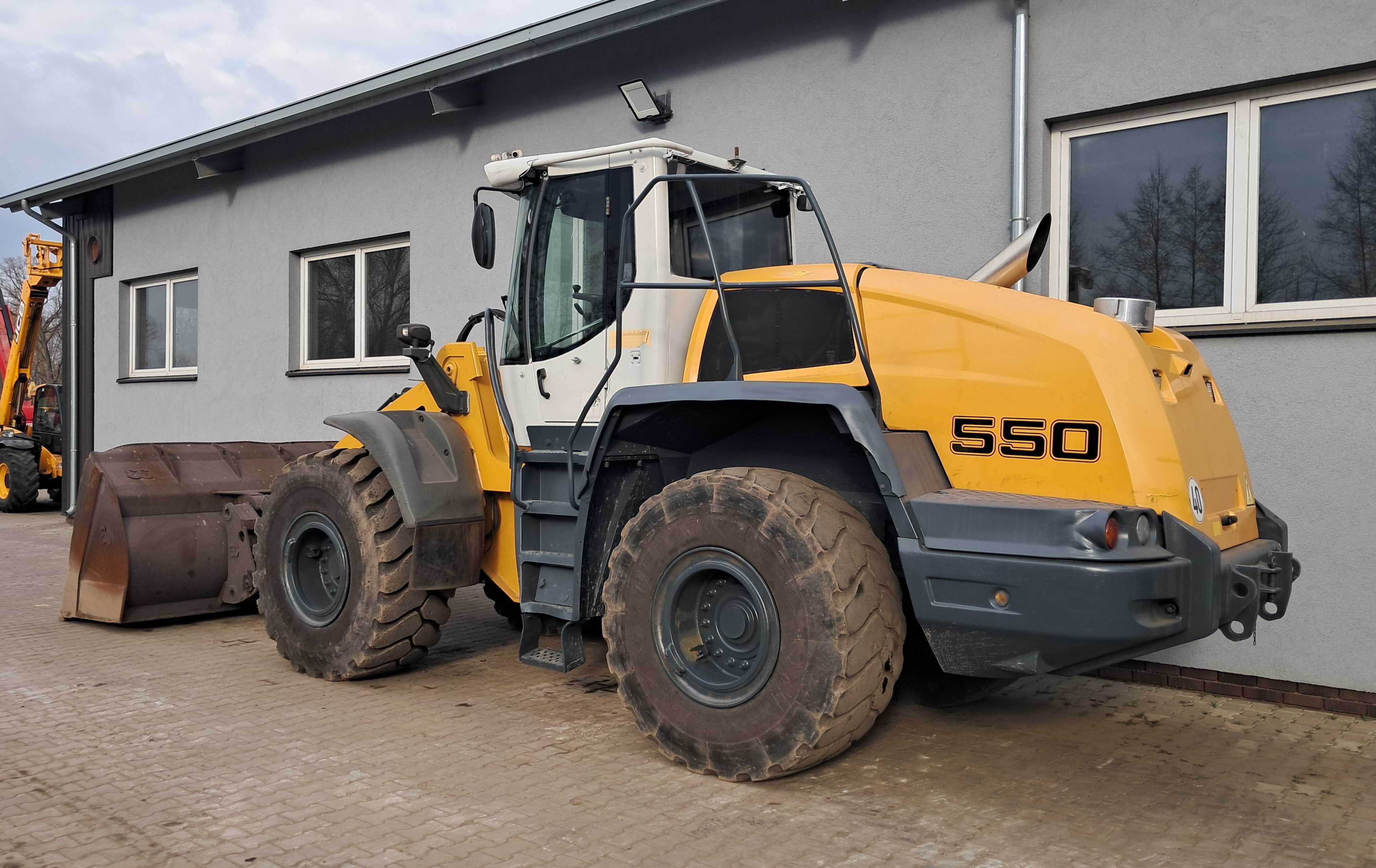 LIEBHERR L550 Długi Wysięgnik 2015r  Centralne Smarowanie 20,5t