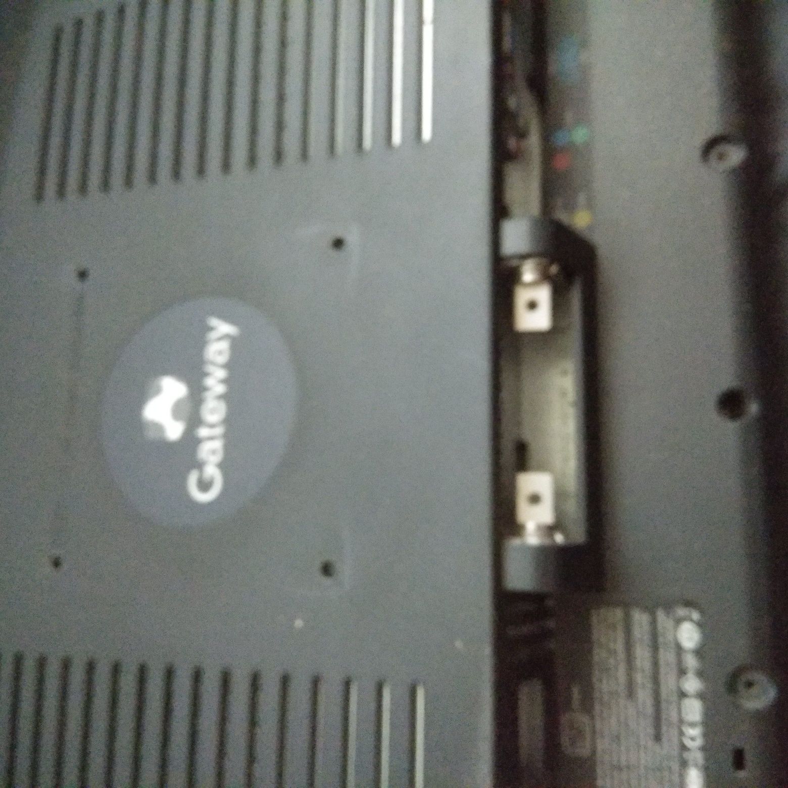 Monitor Gateway LP2207 do naprawy
