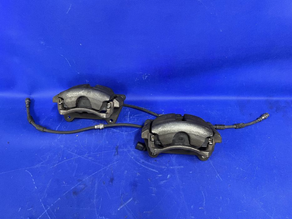 ZACISKI hamulca przód AUDI A3 8V przednie lewy prawy TRW OEM komplet