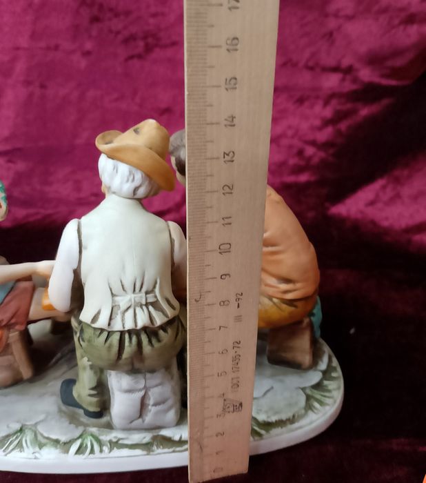 Статуэтка игра в карты