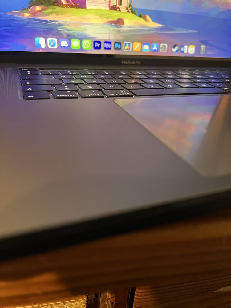 MacBook Pro 2019 i9 16GB Ram 1TB 16”