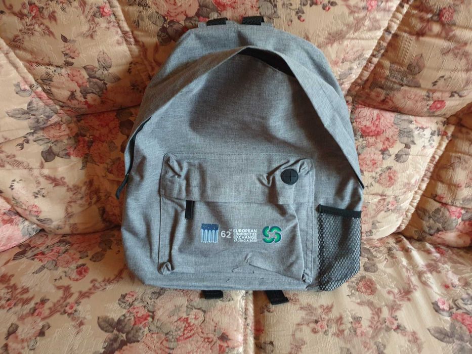 Plecak szary , rozmiar średni