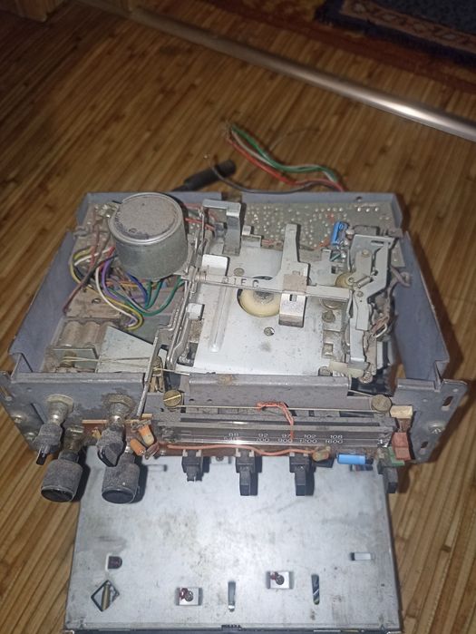 Машинные аудио магнитафоны плюс радио