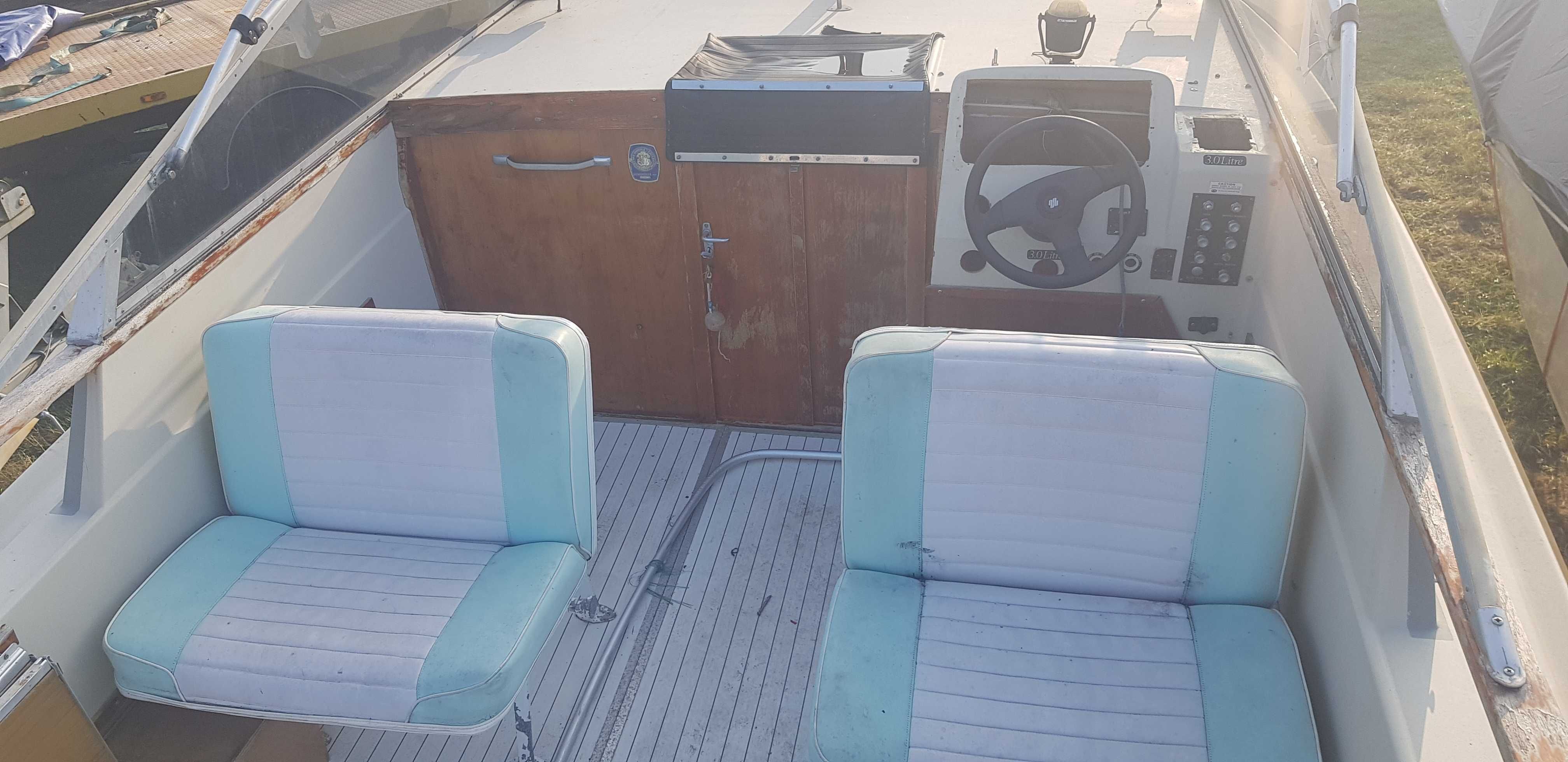 jacht motorowy WINDY 7,3m kabina wc bayliner