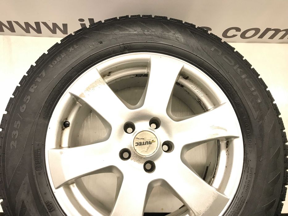 Шини комплект 235/65 R17 Nokian гума