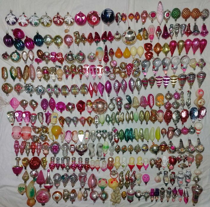 Игрушки елочные, стекло.