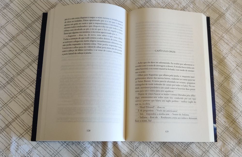 Livro A culpa é das esgrelas