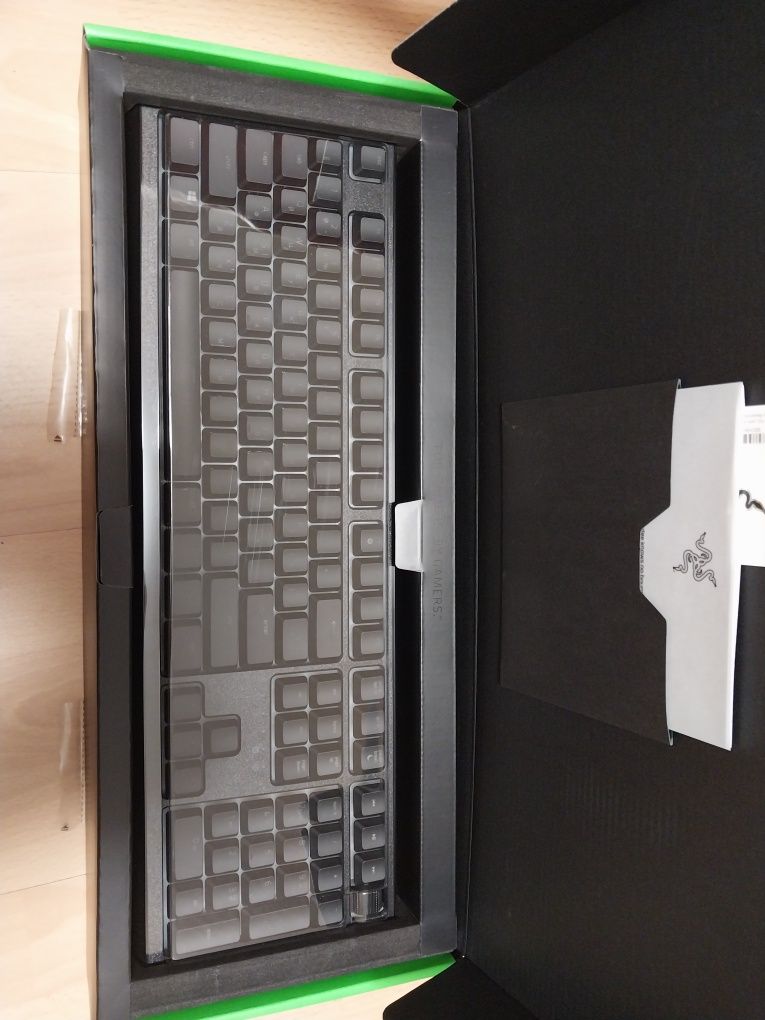 Клавіатура дротова Razer Ornata V2 USB RU (RZ03-03380700-R3R1
