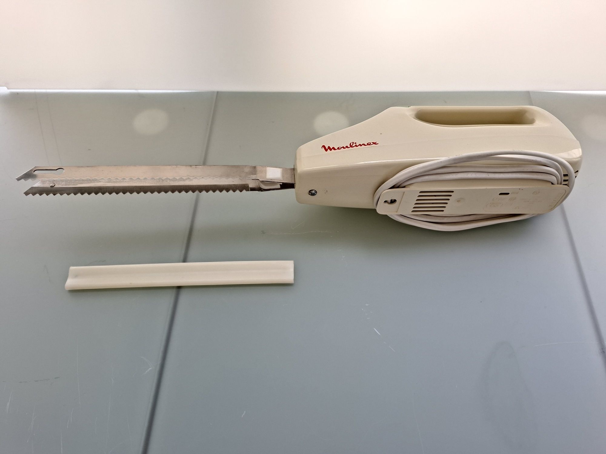 Faca de Cozinha eléctrica marca Moulinex