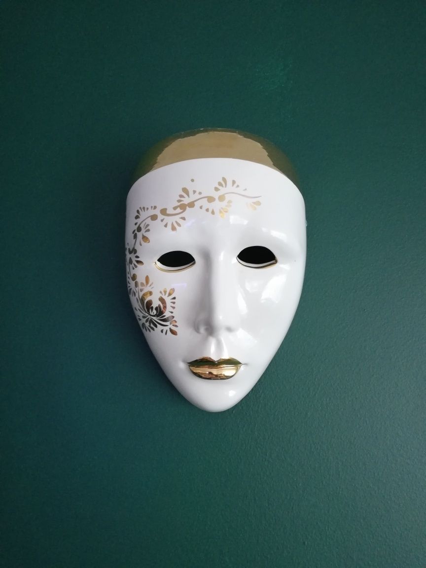 Maski porcelanowe białe