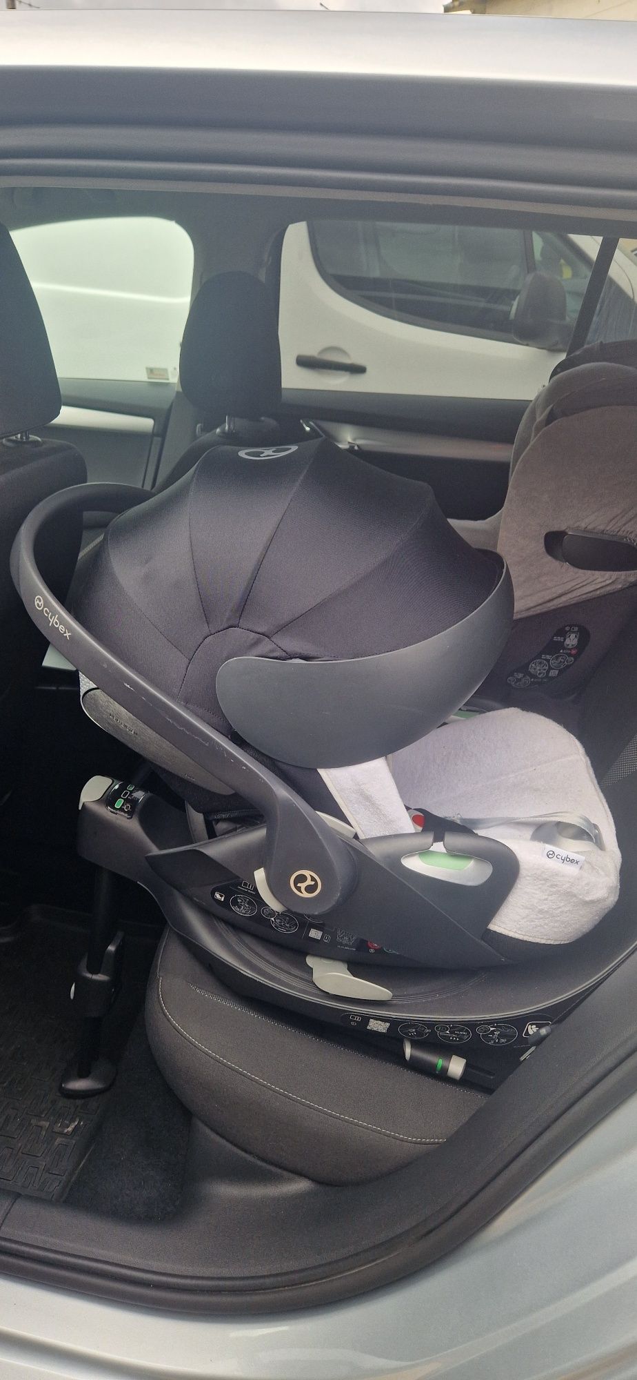Fotelik samochodowy Cybex Cloud + baza 360°