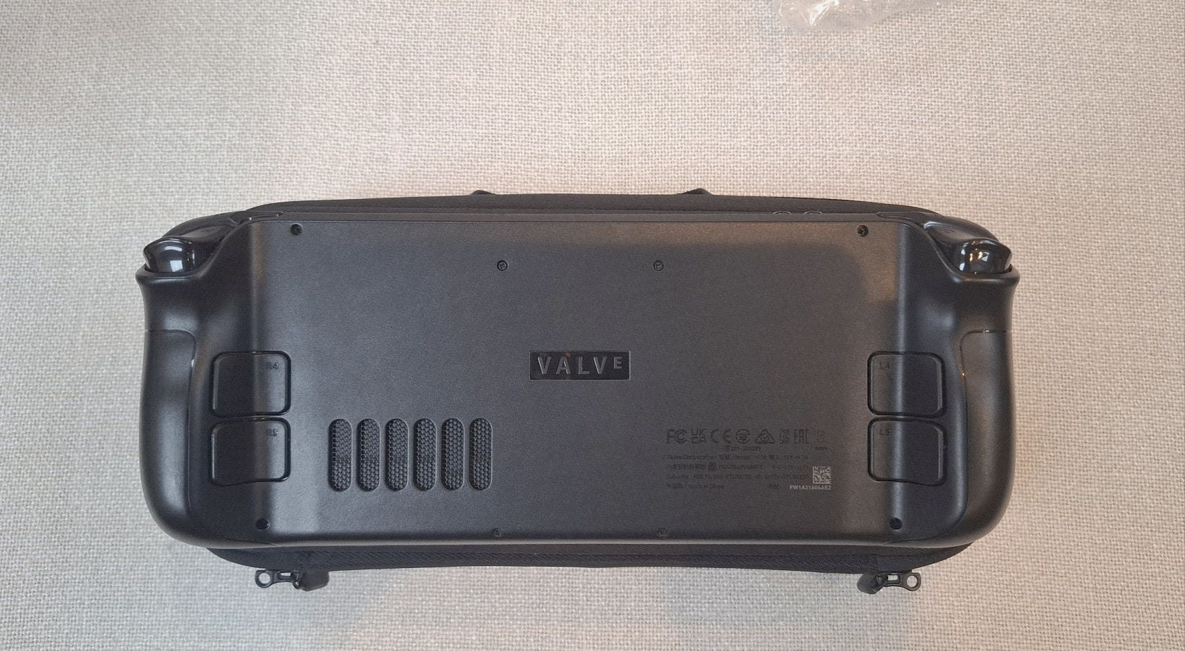 Steam Deck 256gb LCD z kartą SD i przejściówką.