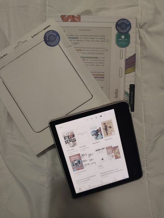 Kobo Libra Colour - 32Gb em Preto com capa de silicone oficial