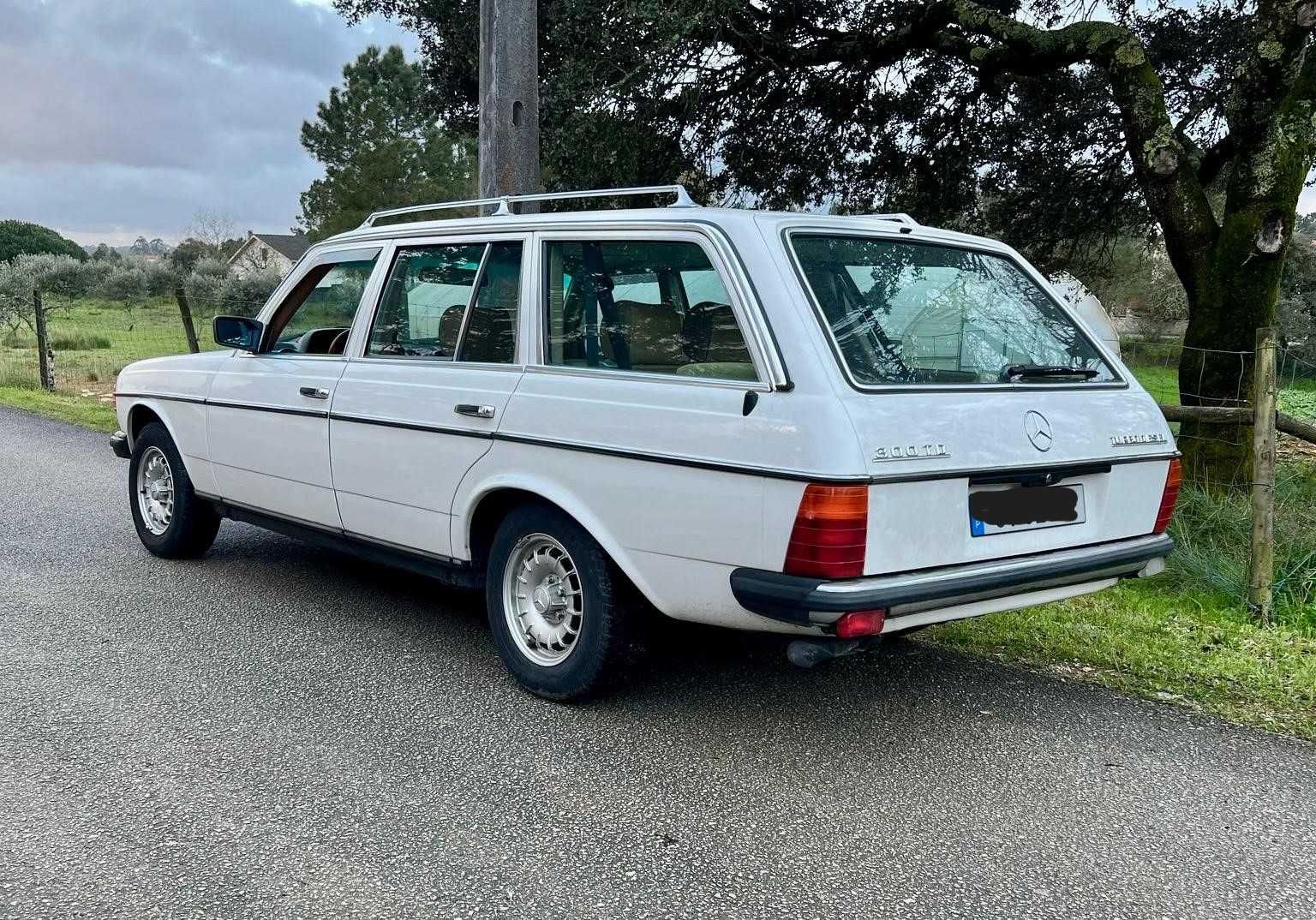 Carrinha Mercedes W123 300 TD Turbodiesel  7 lugares