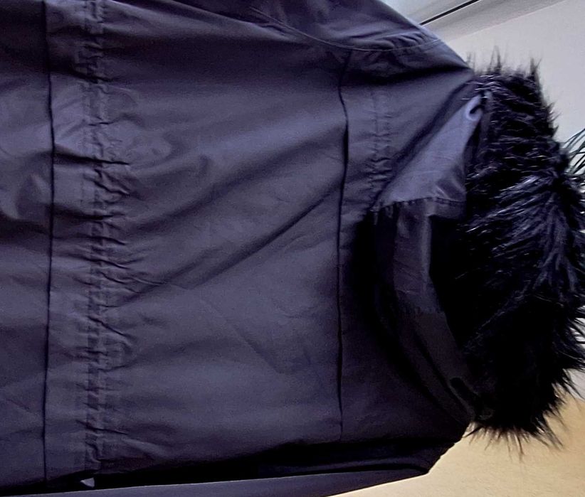 Czarna ocieplana kurtka zimowa z kapturem Regatta