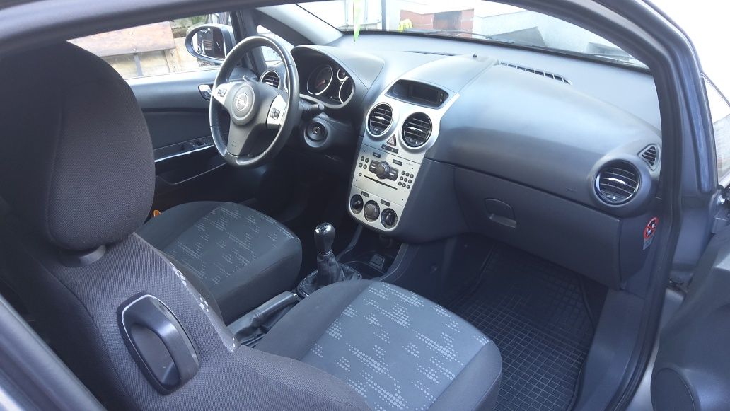 Opel Corsa d 1,4 benzyna