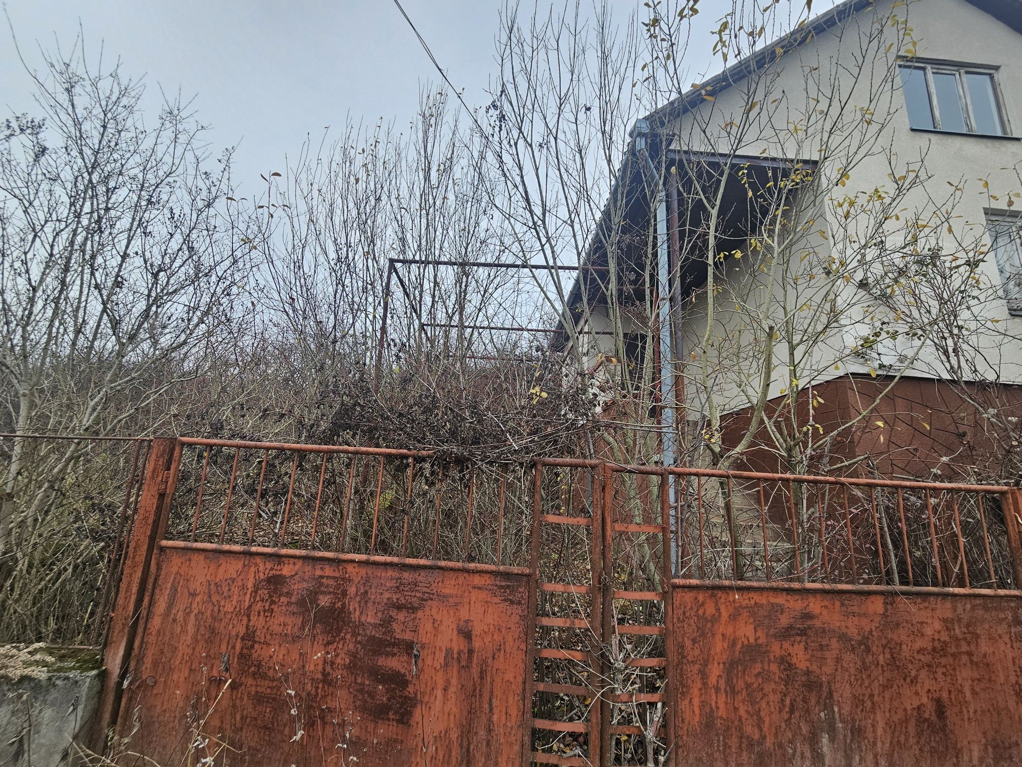 Продається капітальний садовий будинок