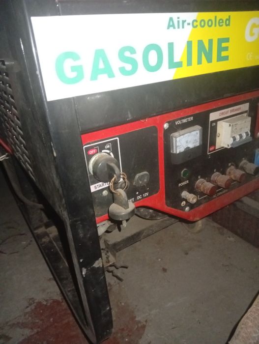 Продам мощный генератор на 10 кв за смешную цену в связи с выездом